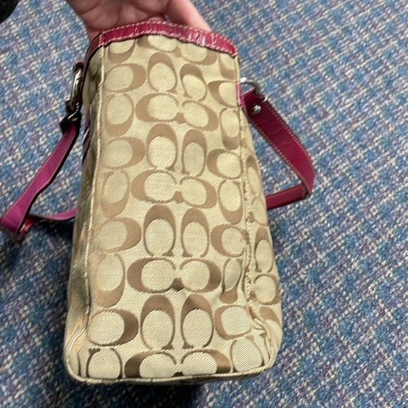 Used Coach over the shoulder bag - Picture 8 of 17